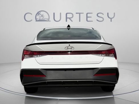 New 2026 Hyundai Elantra SEL Sport FWD image 4