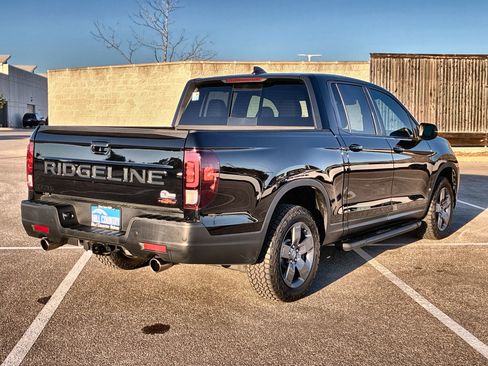 Certified 2025 Honda Ridgeline TrailSport image 6