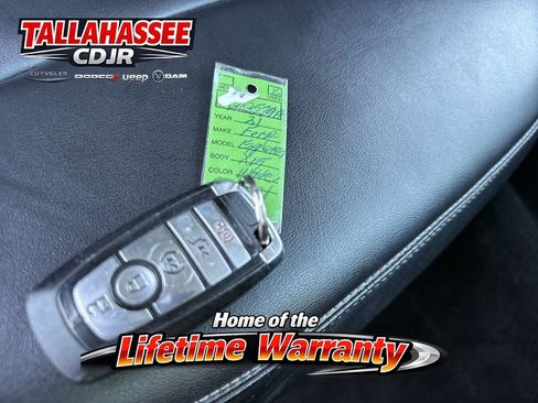 Used 2021 Ford Explorer XLT w/ Equipment Group 202A AWD/4WD image 30