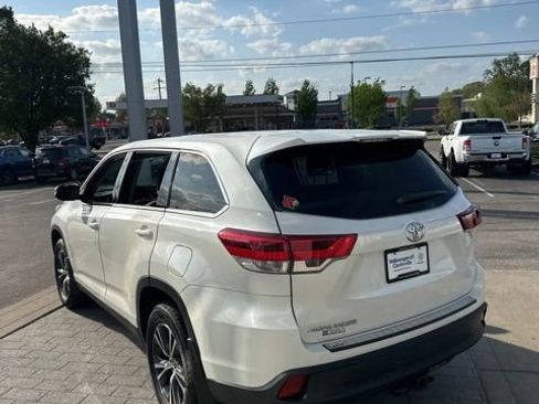 Used 2019 Toyota Highlander LE image 11