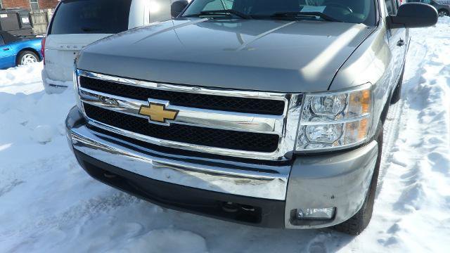 Used 2008 Chevrolet Silverado 1500 LT w/ Power Pack Plus AWD/4WD image 2