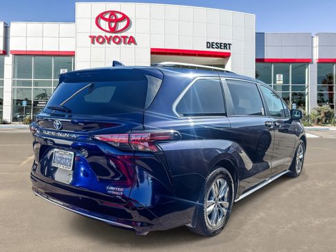 Certified 2023 Toyota Sienna Limited AWD/4WD image 7