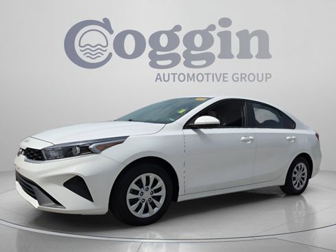 Used 2023 Kia Forte LX FWD image 1