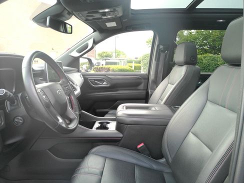 Used 2023 Chevrolet Suburban RST w/ Luxury Package AWD/4WD image 6