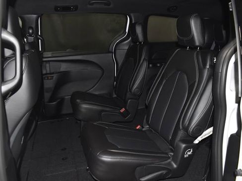 New 2026 Chrysler Voyager LX image 28