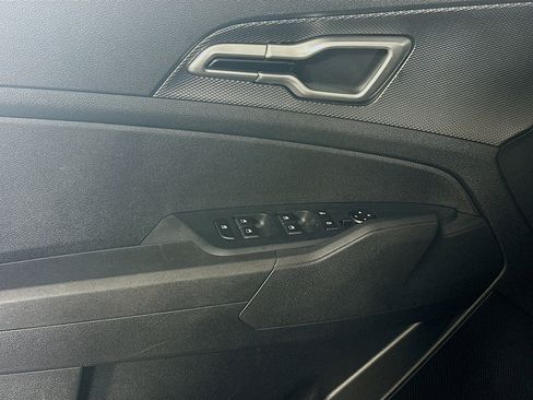 Used 2025 Kia Sportage LX image 15