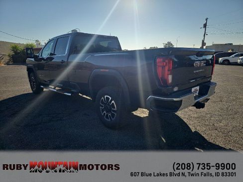 Used 2020 GMC Sierra 3500 SLE AWD/4WD image 5
