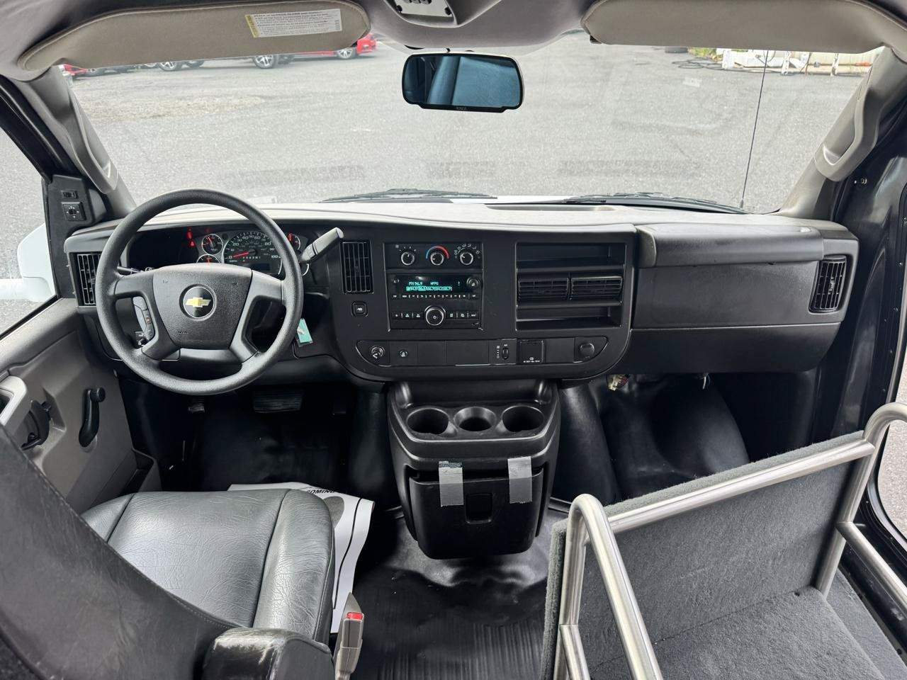 Used 2020 Chevrolet Express 3500 w/ Shuttle Bus Package RWD image 19
