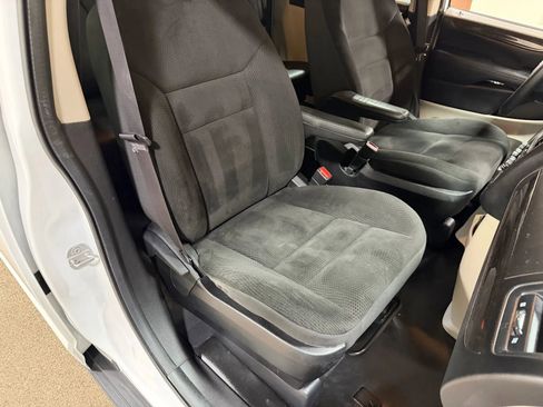 Used 2019 Dodge Grand Caravan SE image 40