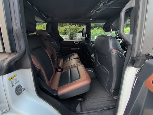 Used 2023 Ford Bronco Outer Banks w/ Sasquatch Package AWD/4WD image 15
