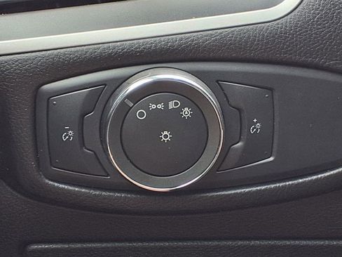 Used 2015 Ford Edge SEL FWD image 15