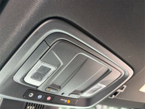 Used 2024 GMC Sierra 2500 AT4 image 32