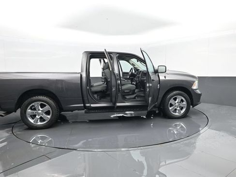 Used 2019 RAM 1500 Express w/ Express Value Package AWD/4WD image 27