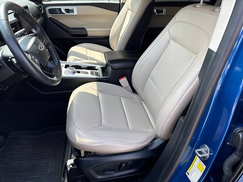 Used 2020 Ford Explorer XLT w/ Equipment Group 202A RWD image 5