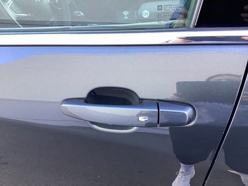 Used 2019 Chevrolet Equinox LT image 24