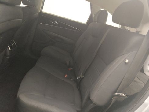 Used 2019 Kia Sorento FWD V6 image 18