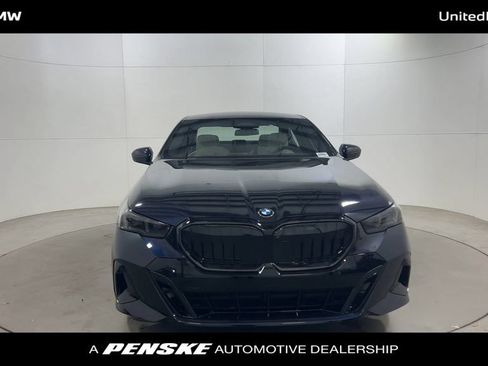 Used 2026 BMW 530i w/ M Sport Package RWD image 3