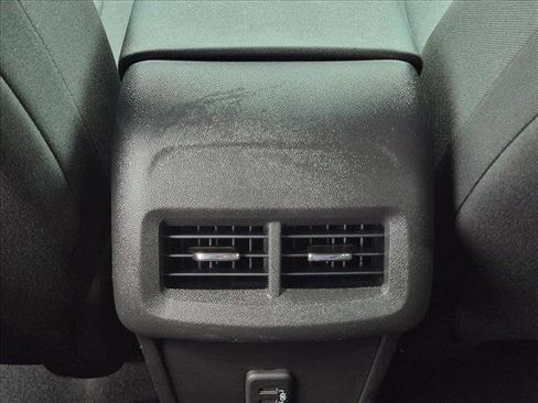 Used 2022 Chevrolet Equinox LT FWD image 17