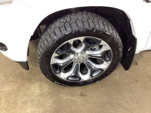 Used 2023 RAM 1500 Limited w/ Body Color Bumper Group AWD/4WD image 27