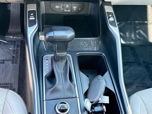 Used 2025 Kia Sorento S w/ Panoramic Sunroof Package FWD image 17
