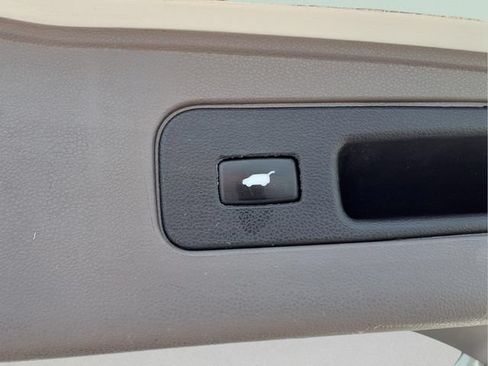 Used 2015 Honda Odyssey Touring Elite image 23