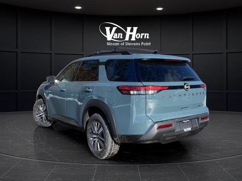 New 2026 Nissan Pathfinder SL image 3