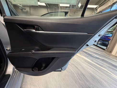 Used 2020 Toyota Camry SE FWD image 39