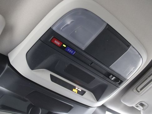 Used 2024 Subaru Crosstrek 2.0i Premium image 17