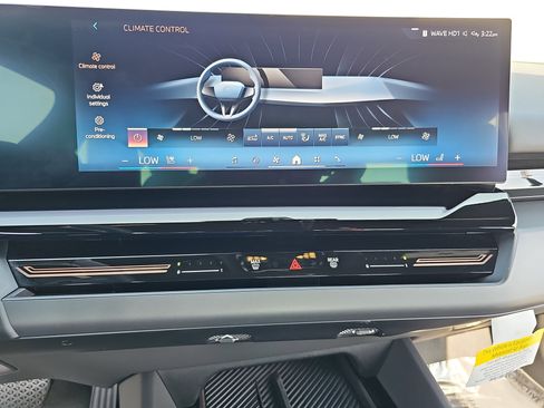 Used 2025 BMW 530i w/ Premium Package image 24