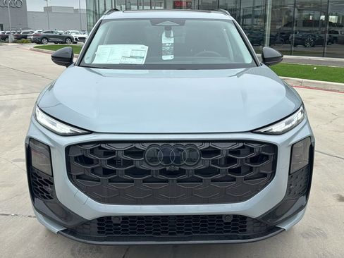 New 2026 Audi Q3 quattro 2.0T AWD/4WD image 2