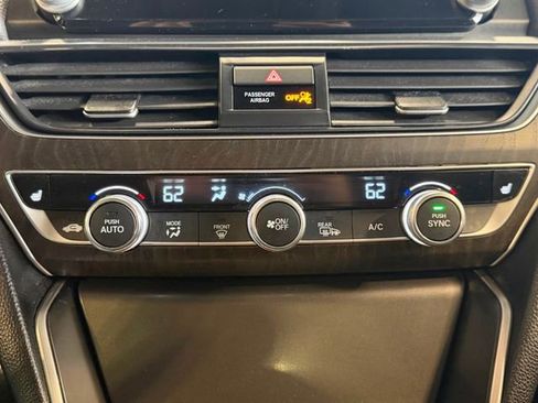 Used 2019 Honda Accord EX image 32