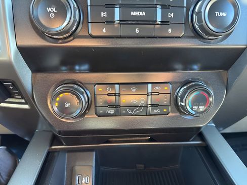 Used 2022 Ford F250 XLT w/ XLT Premium Package image 18