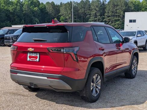 New 2026 Chevrolet Equinox LT FWD image 2