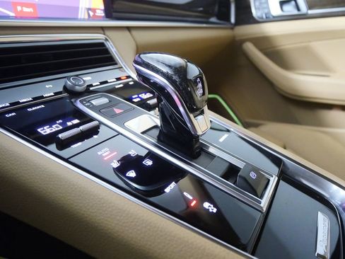Used 2021 Porsche Panamera RWD image 26