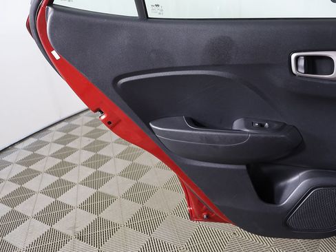 Certified 2024 Hyundai Venue SEL FWD image 21