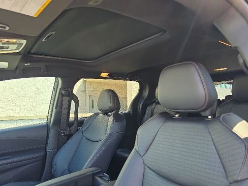 Certified 2026 Toyota Sienna XLE Woodland Edition AWD/4WD image 16