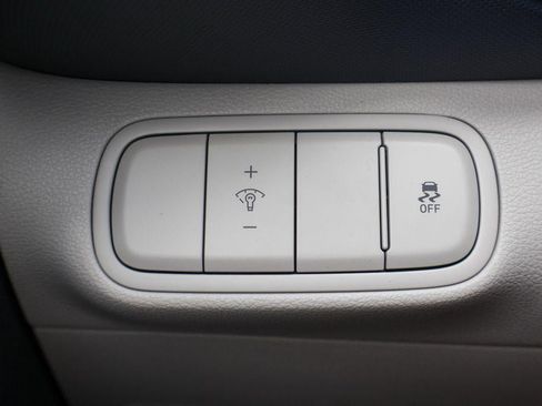 New 2026 Hyundai Venue SEL FWD image 17
