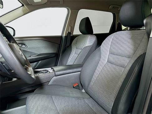 Used 2023 Nissan Rogue SV image 11