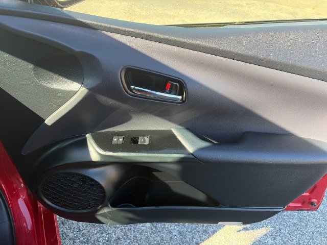Used 2019 Toyota Prius LE AWD/4WD image 28