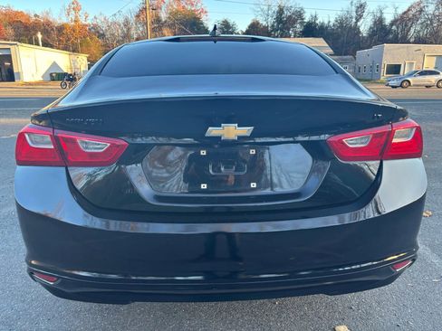 Used 2018 Chevrolet Malibu LT image 9
