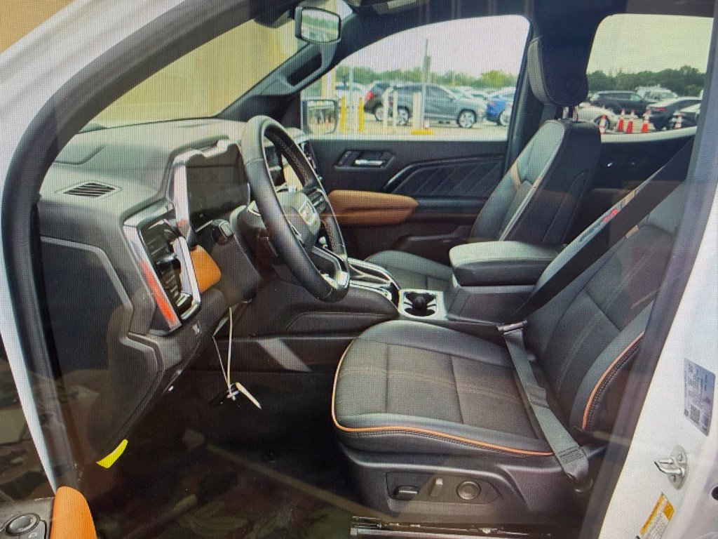 Used 2026 GMC Canyon AT4 AWD/4WD image 6
