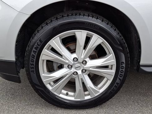 Used 2019 Nissan Pathfinder SL w/ SL Premium Package AWD/4WD image 8