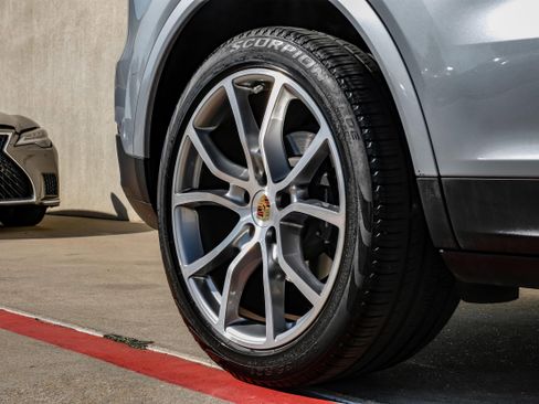 Used 2020 Porsche Cayenne image 49