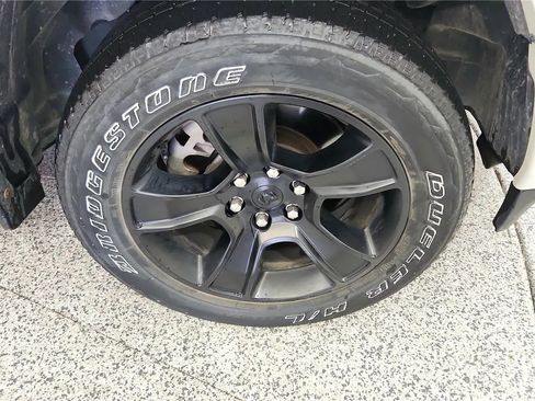 Used 2023 RAM 1500 Big Horn AWD/4WD image 13