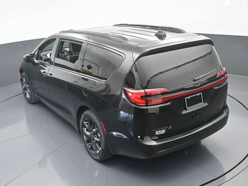 Used 2023 Chrysler Pacifica Limited w/ S Appearance Package image 52