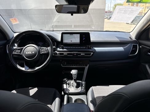 Used 2023 Kia Seltos S w/ Navigation Package AWD/4WD image 7