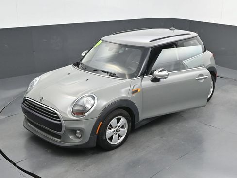 Used 2019 MINI Cooper 2-Door Hardtop FWD image 29