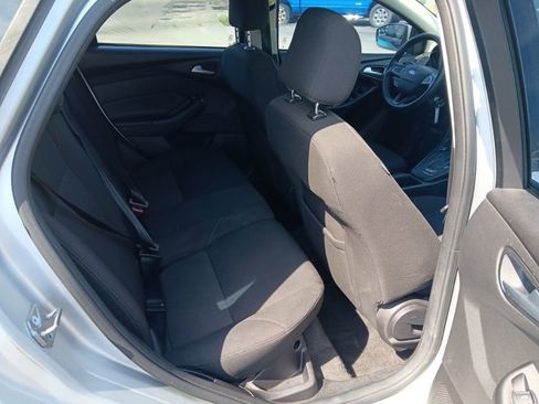 Used 2015 Ford Focus SE FWD image 30