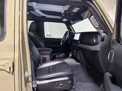 Used 2025 Jeep Wrangler Unlimited Rubicon AWD/4WD image 22
