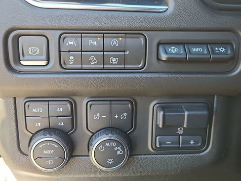 Certified 2024 Chevrolet Suburban High Country image 17